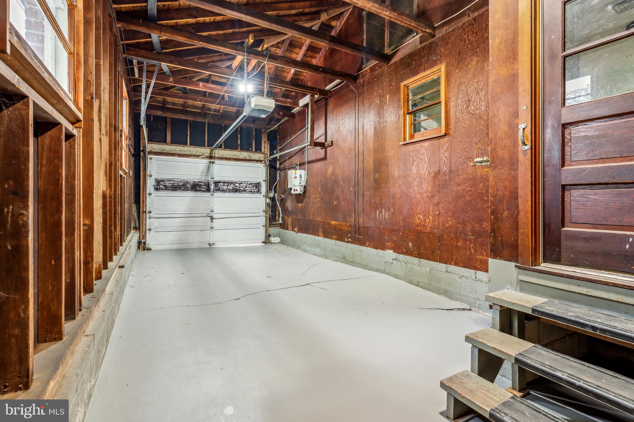 27 Woodcrest Ave