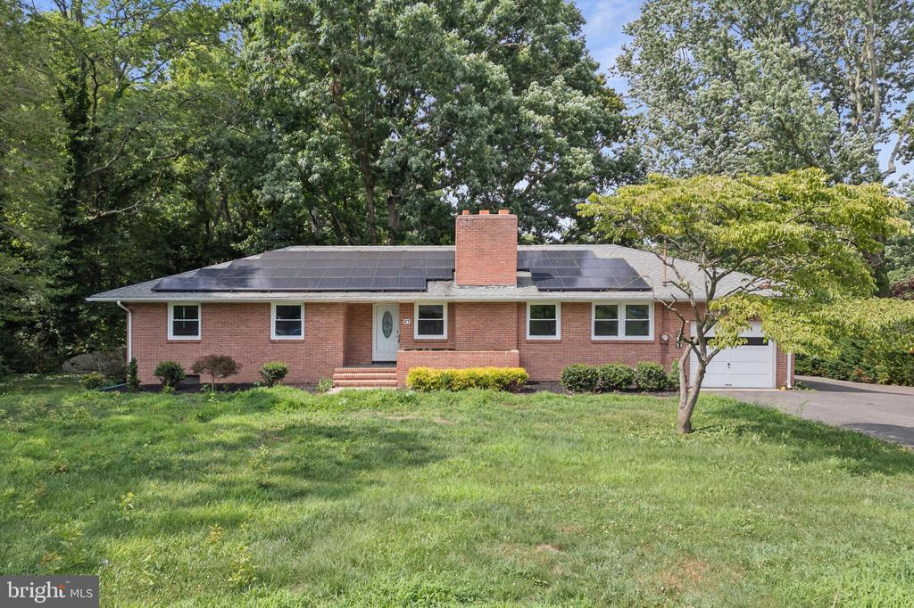 27 Woodcrest Ave