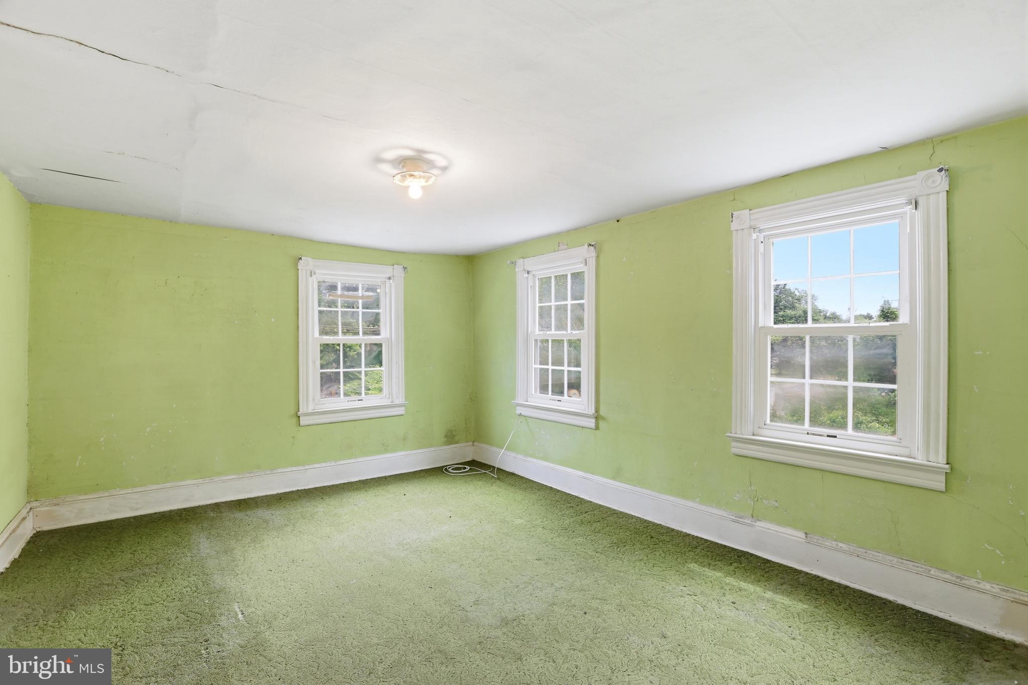523 HAY ROAD