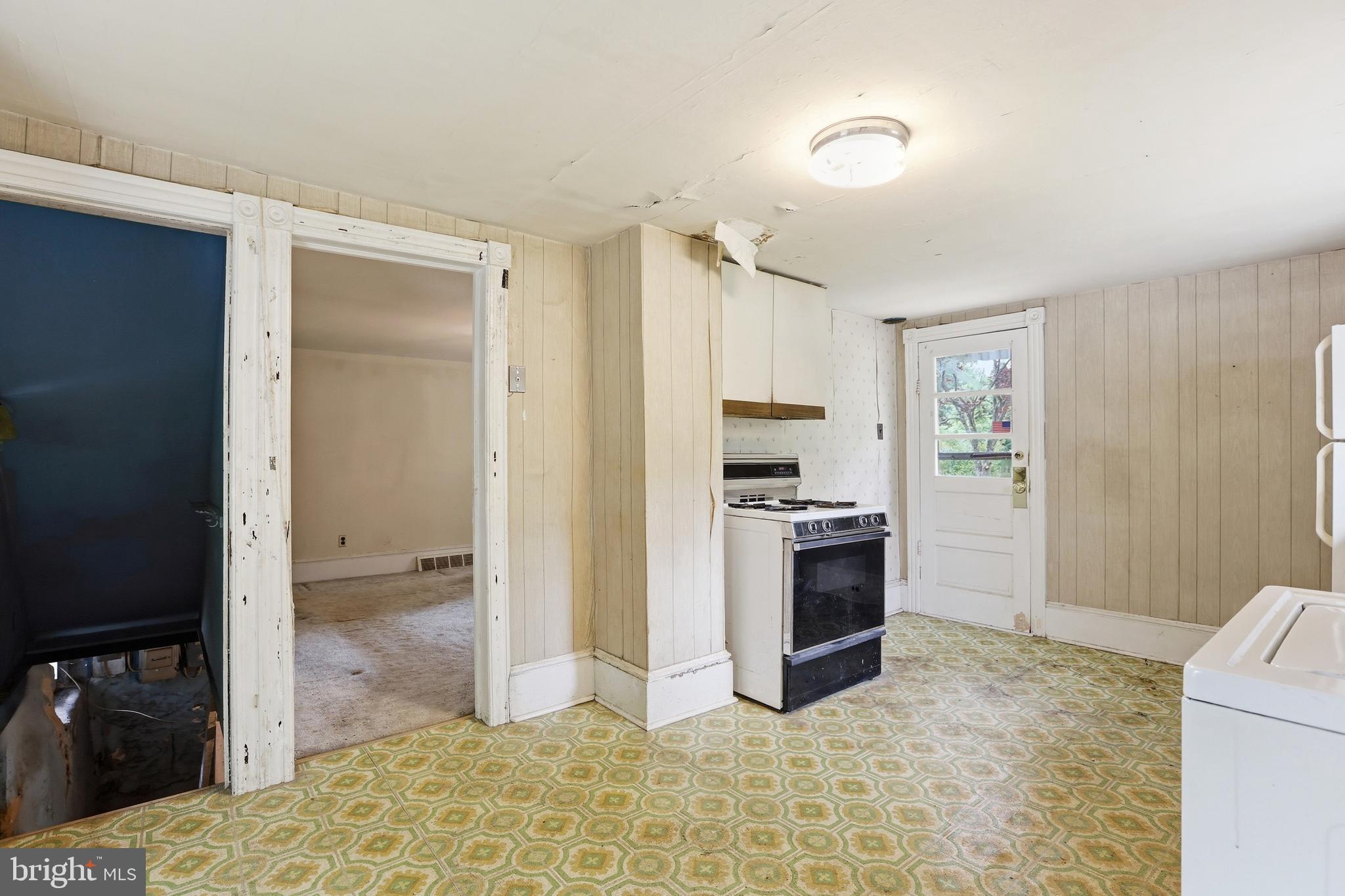523 HAY ROAD