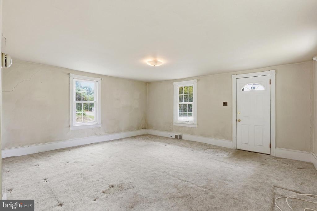 523 HAY ROAD