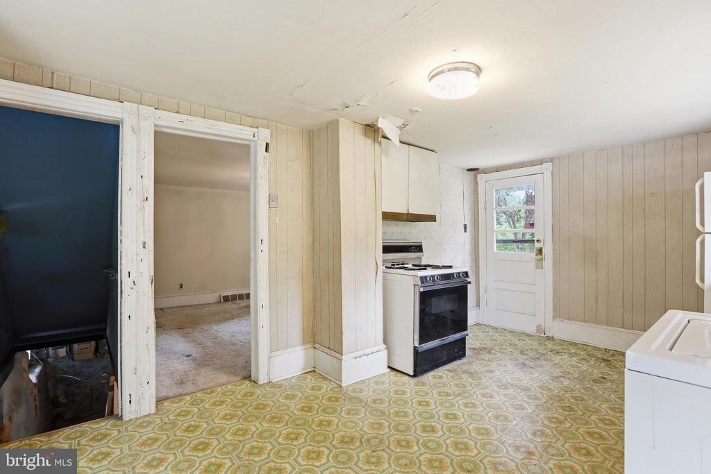 523 HAY ROAD