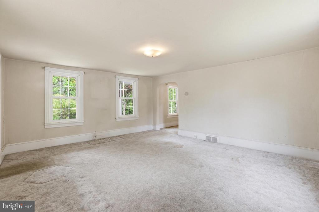 523 HAY ROAD