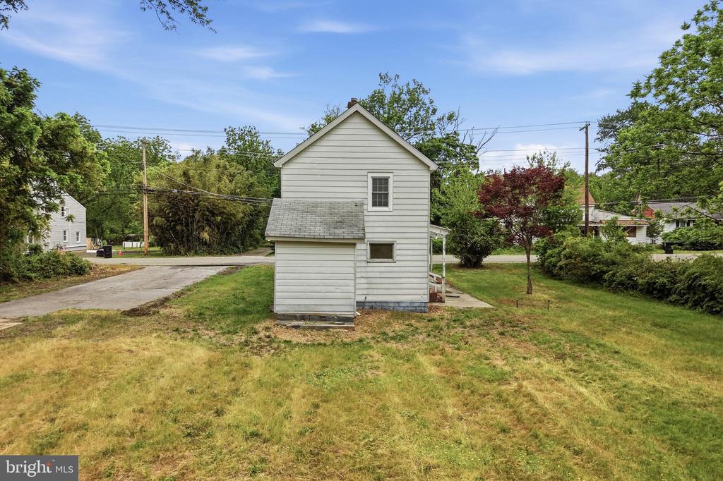 523 HAY ROAD