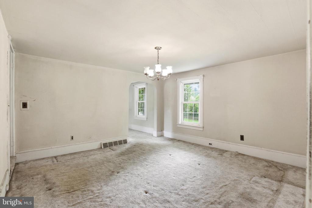 523 HAY ROAD