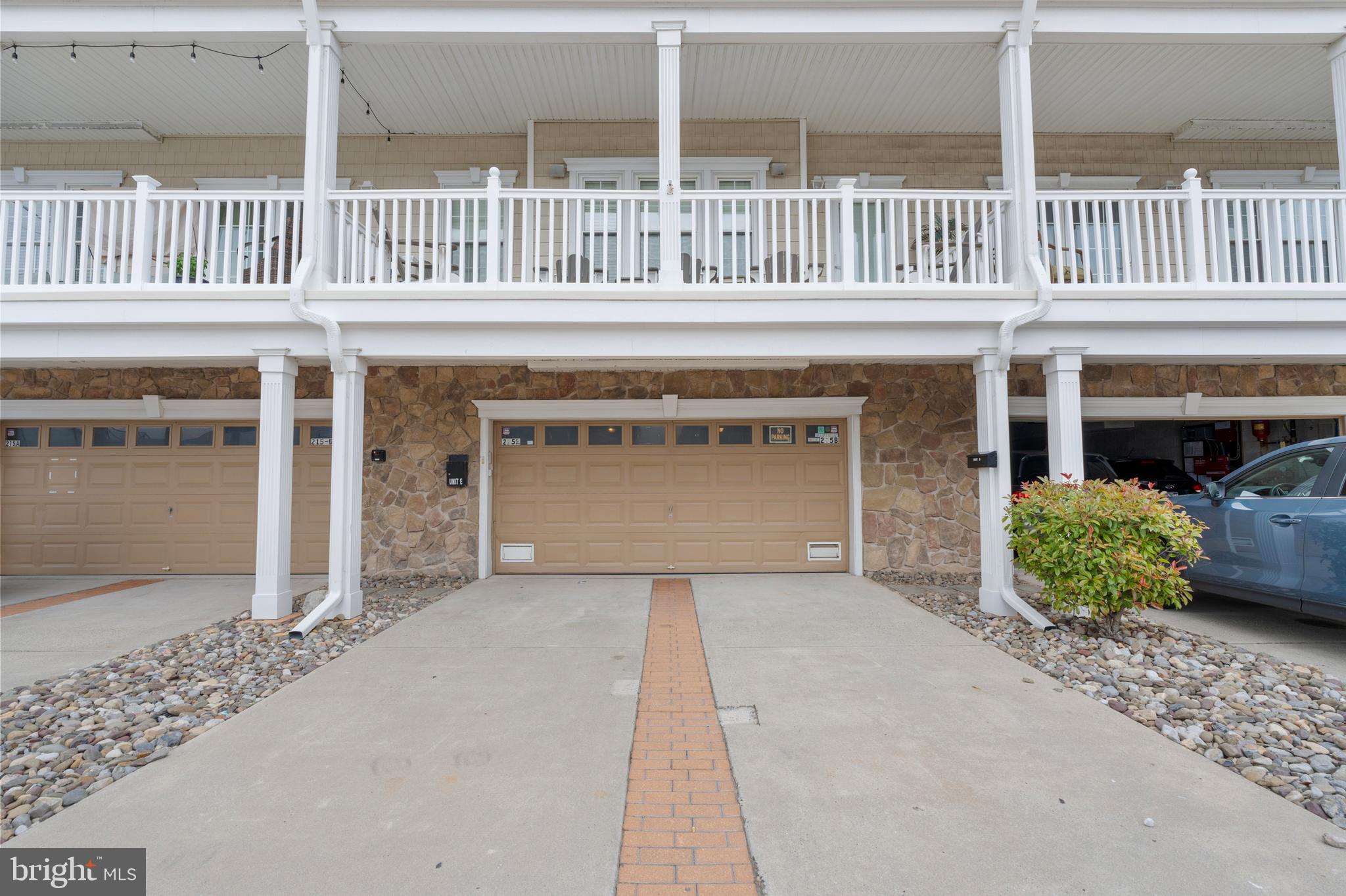 215 E Rio Grande Ave #Unit B