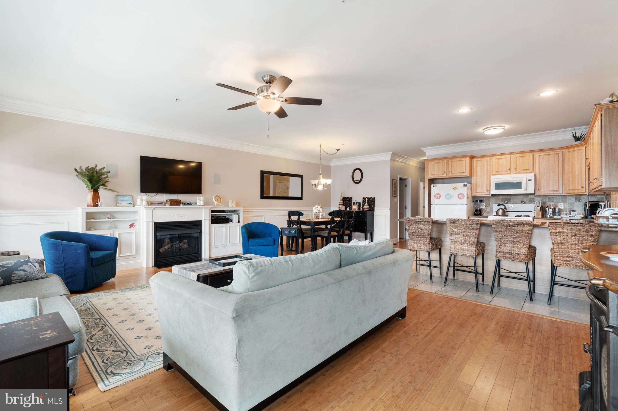 215 E Rio Grande Ave #Unit B