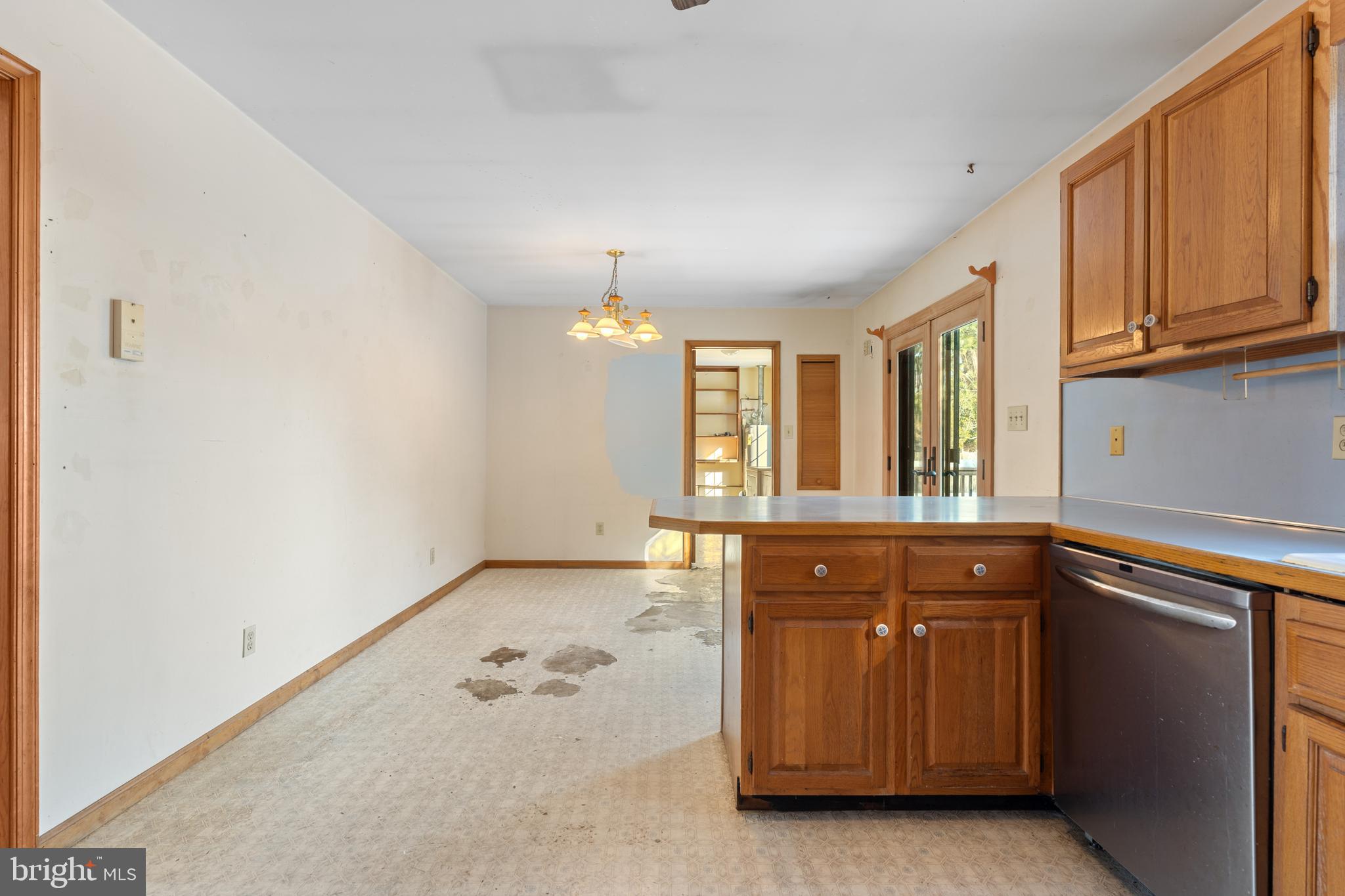 28 Fishing Creek Rd