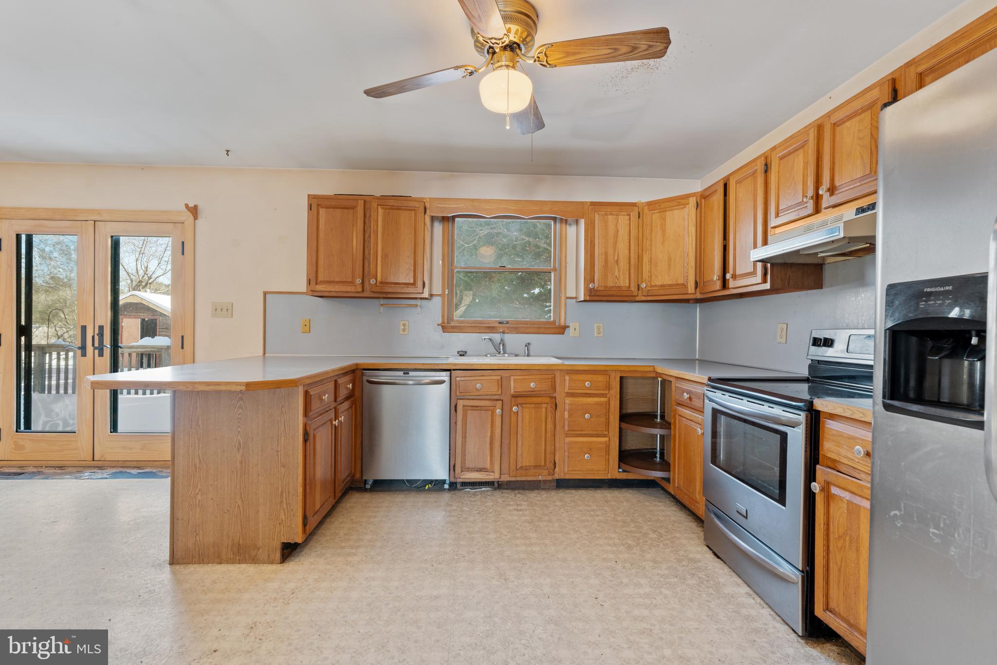 28 Fishing Creek Rd