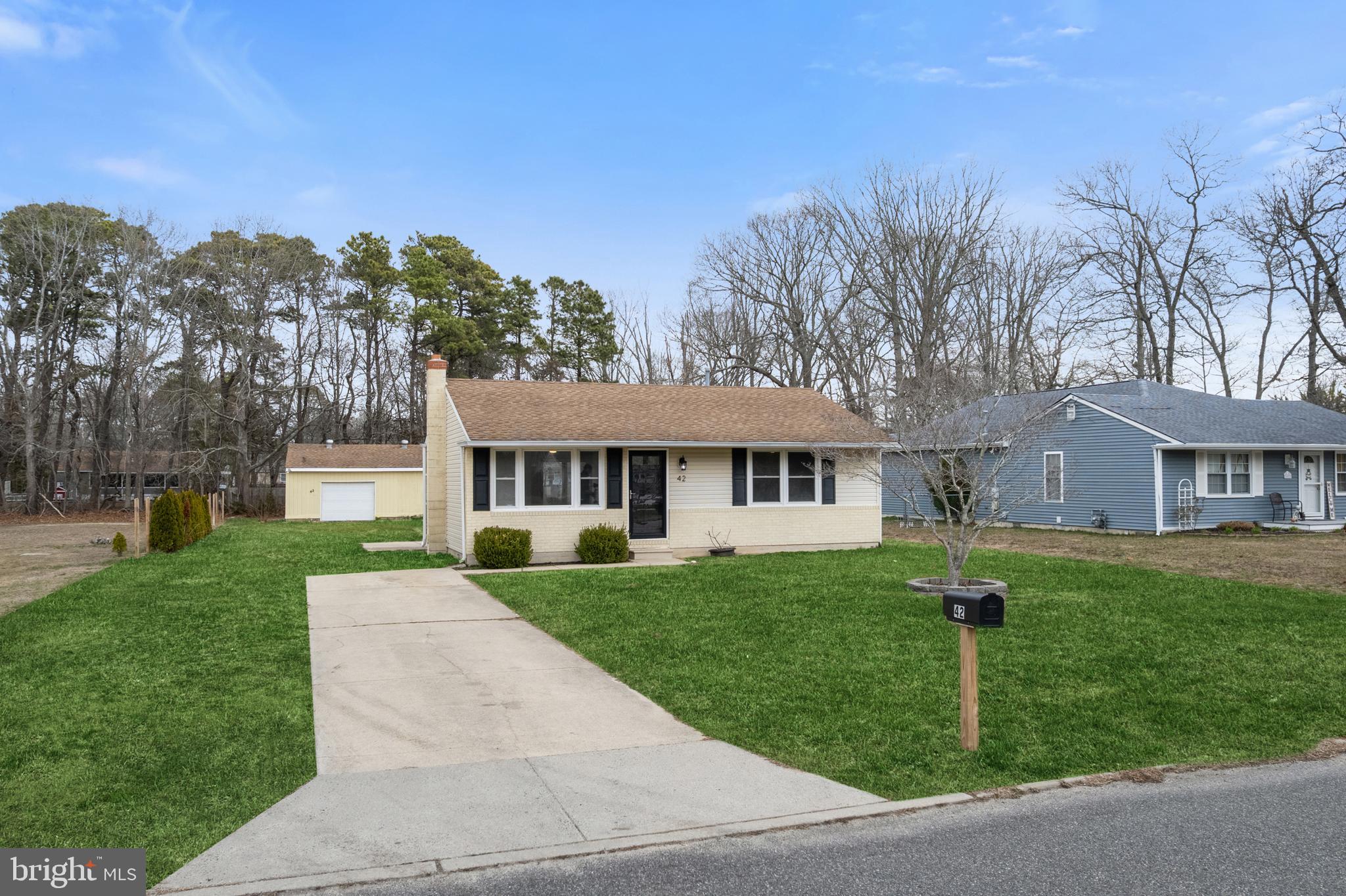 42 W Shellbay Ave