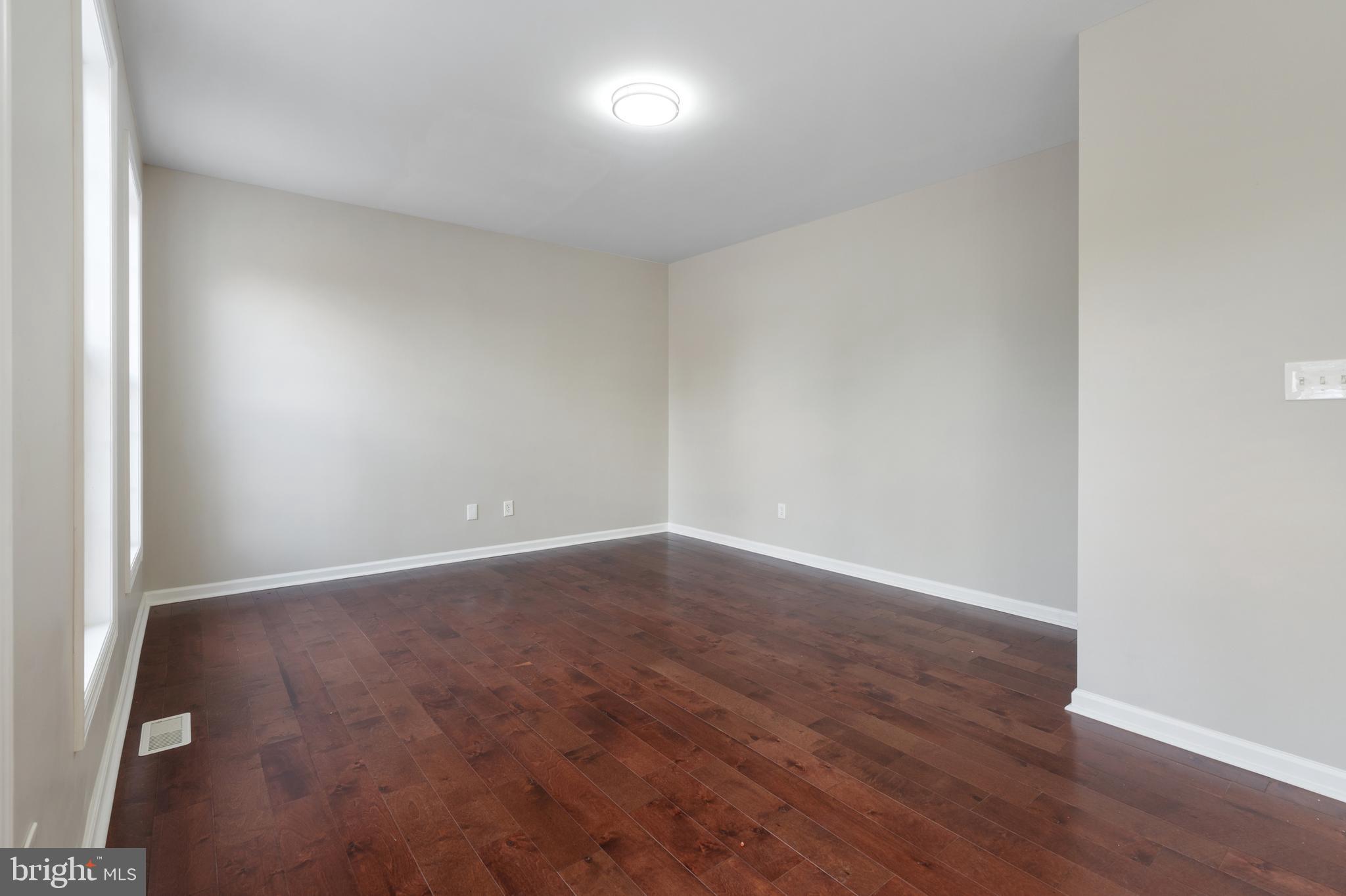 353 Kali Ln