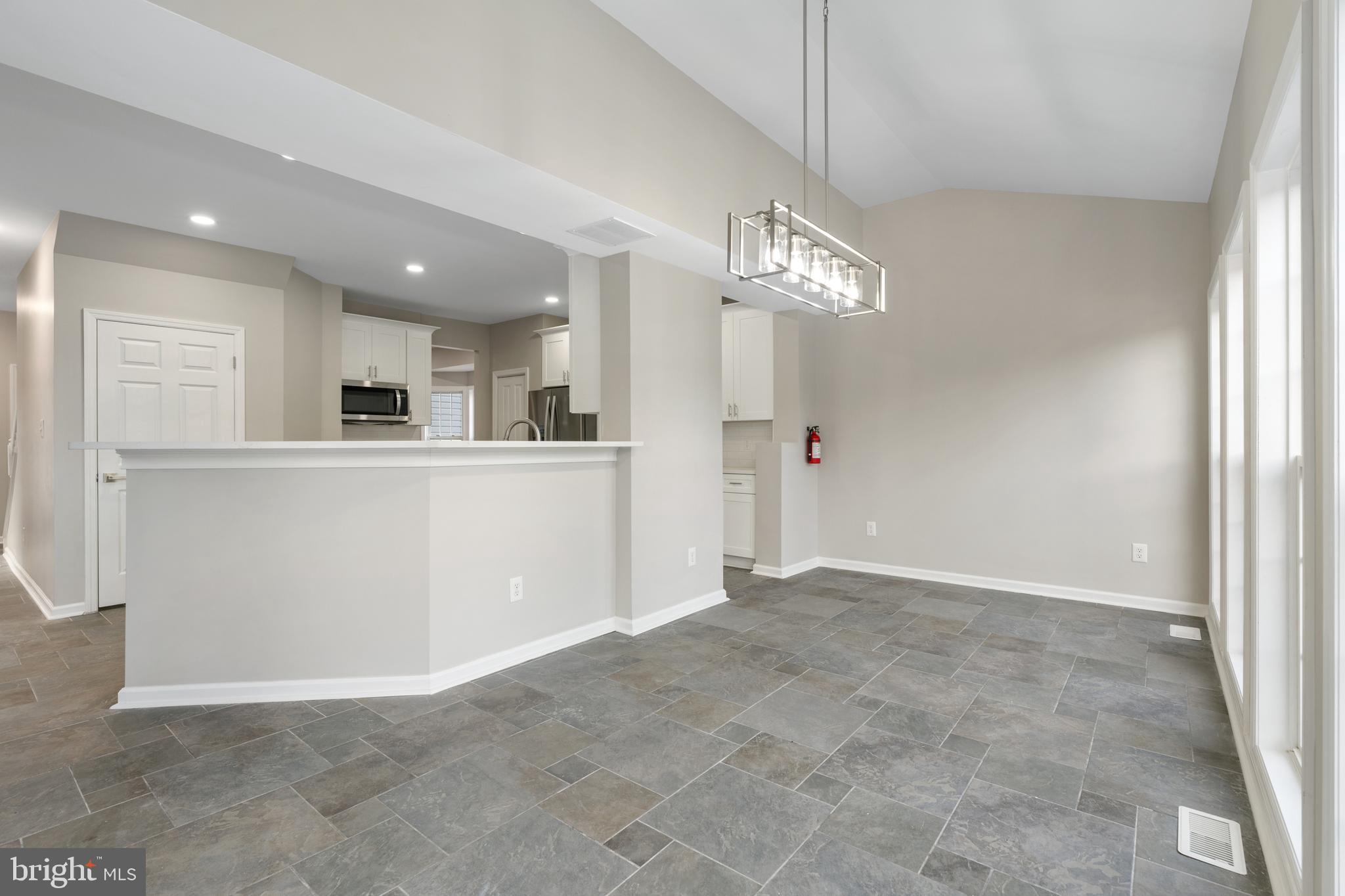 353 Kali Ln