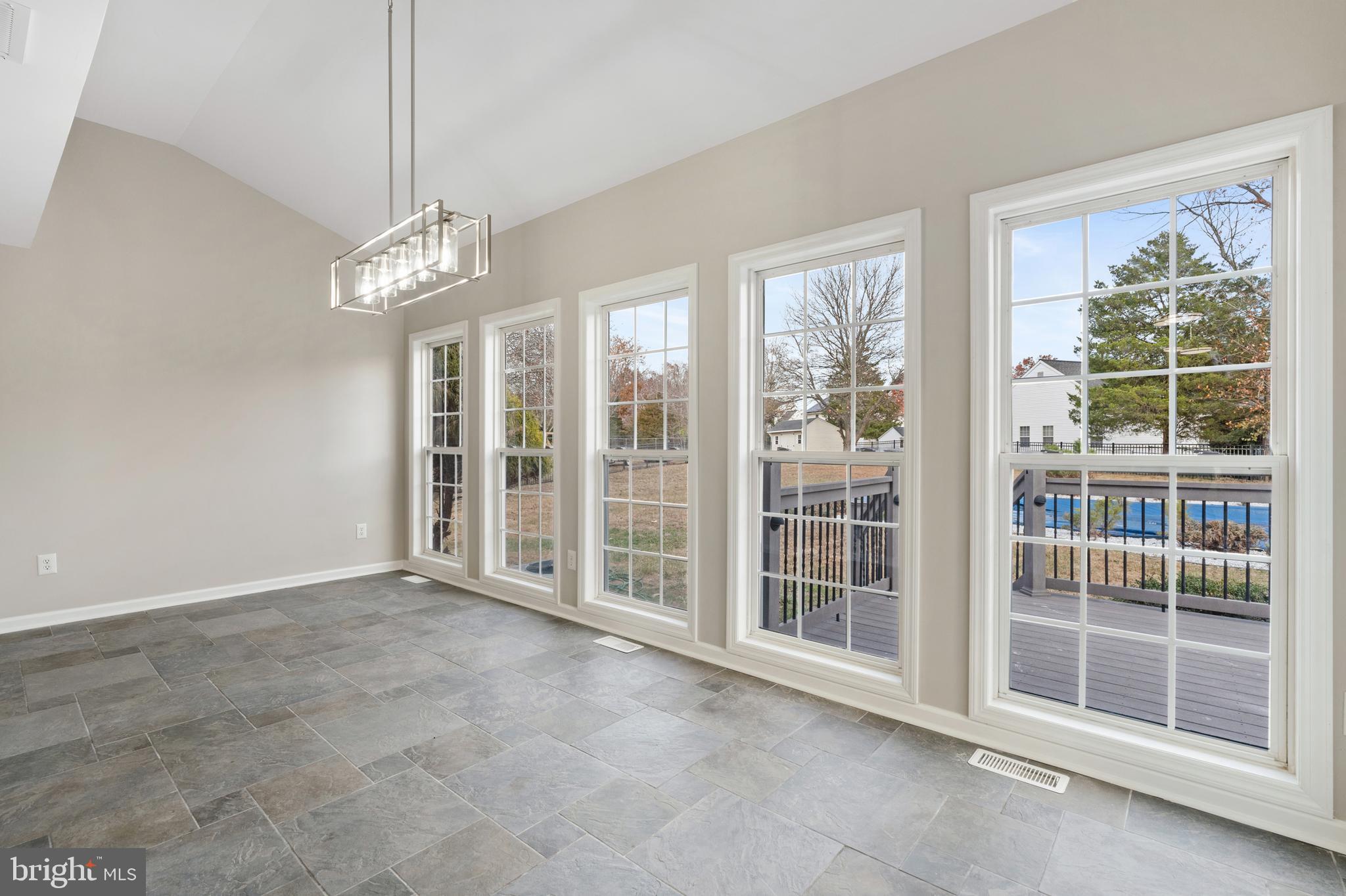 353 Kali Ln
