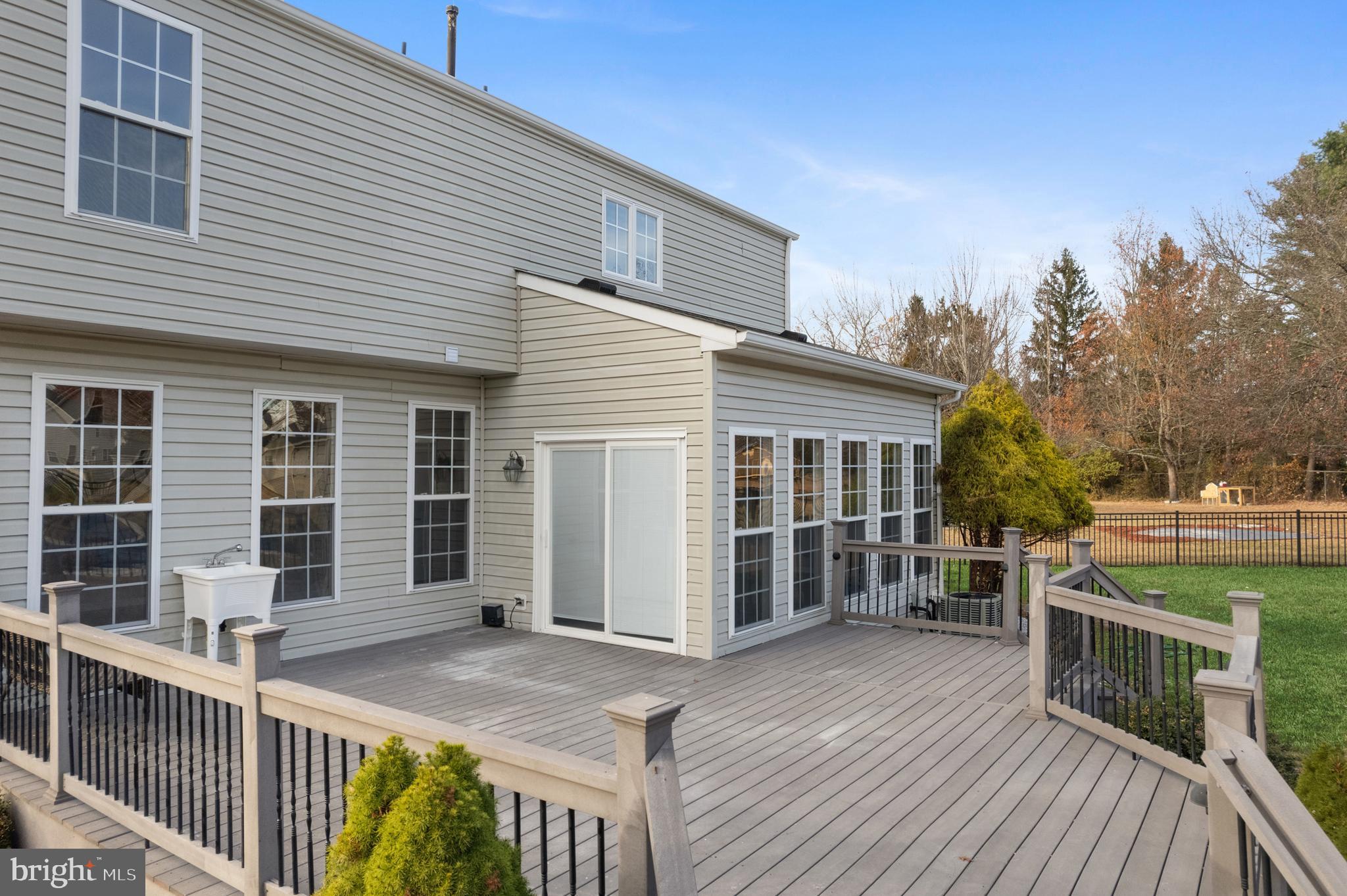 353 Kali Ln