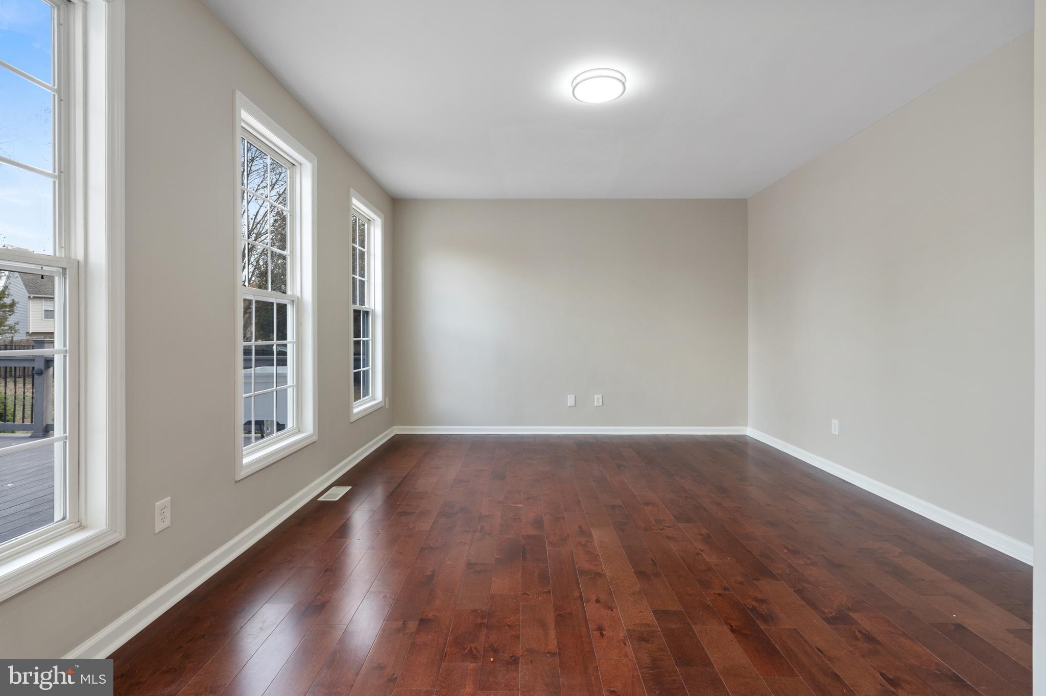 353 Kali Ln