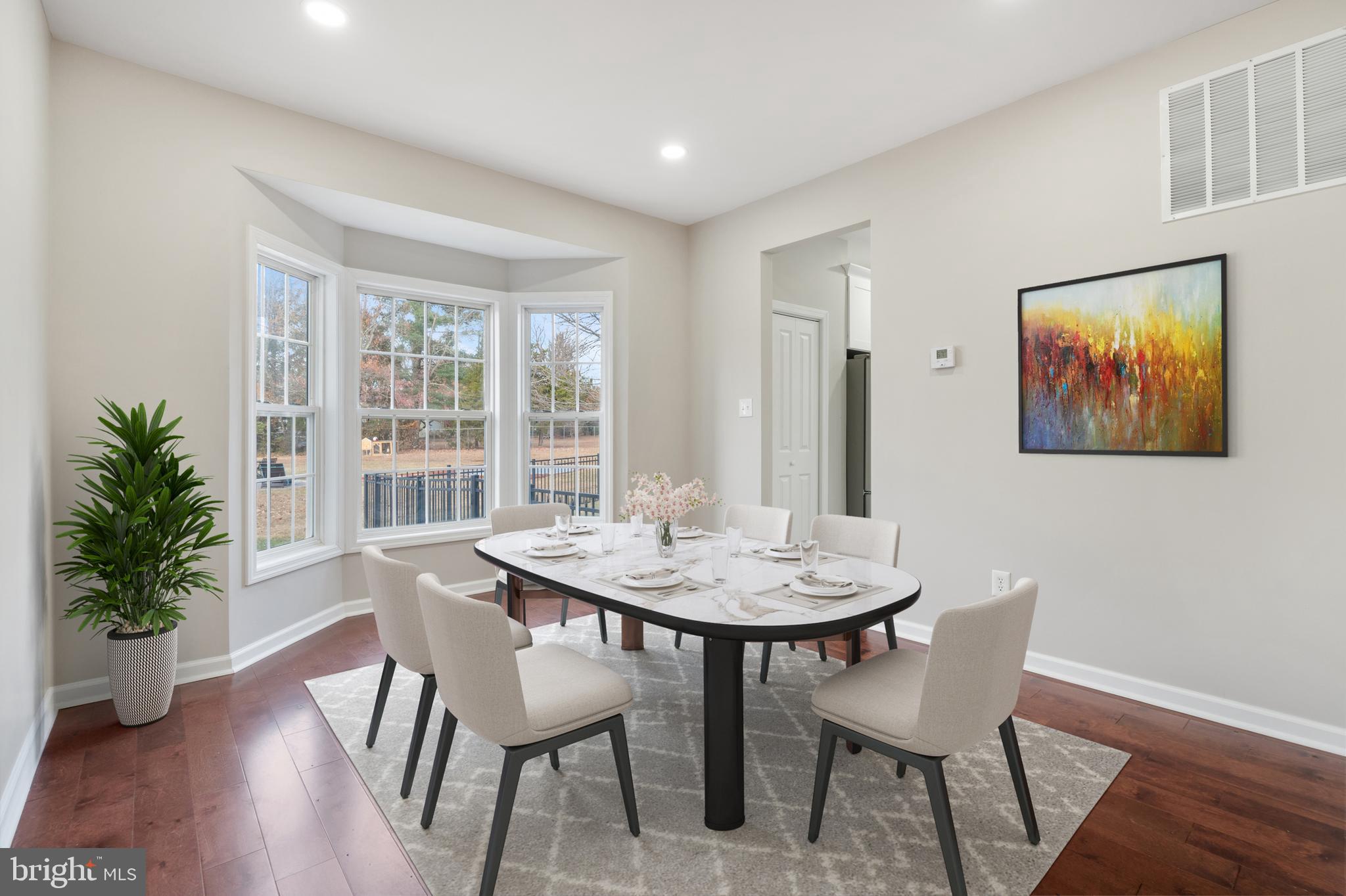 353 Kali Ln