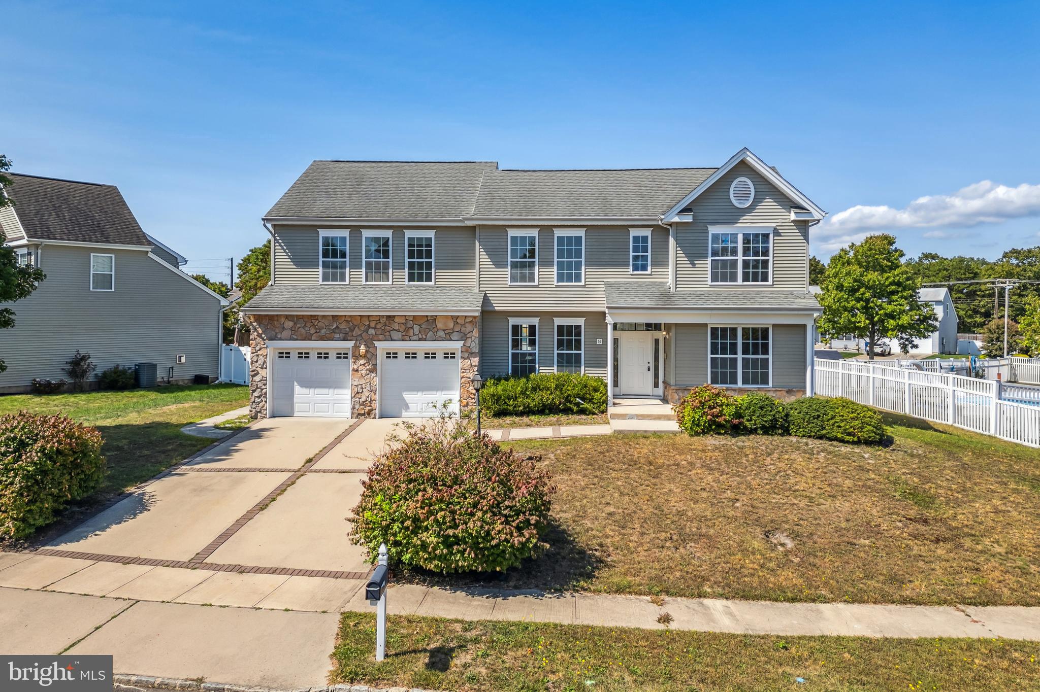 11 Alexandra Way
