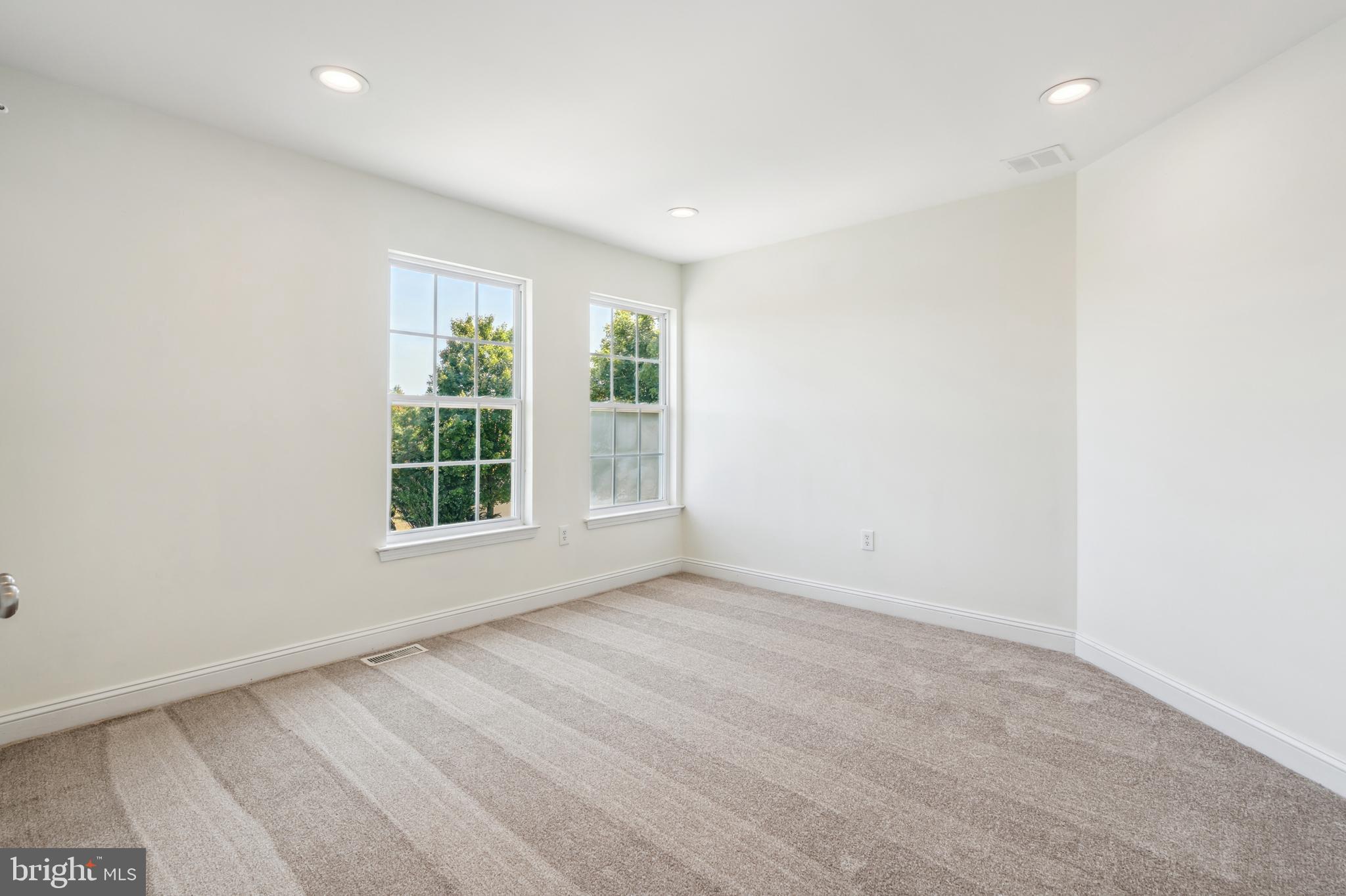 11 Alexandra Way