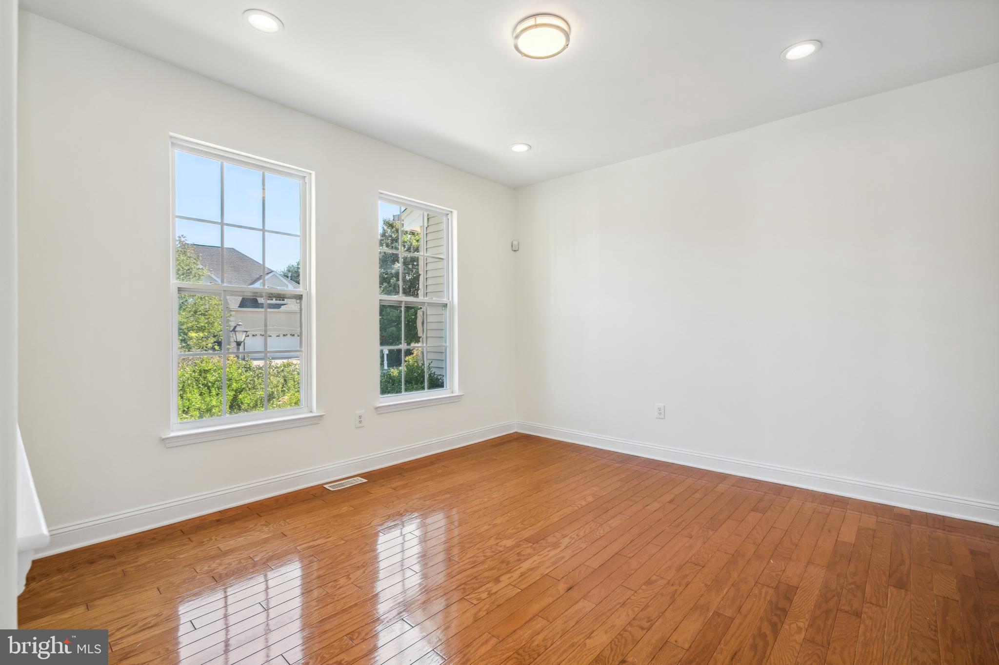 11 Alexandra Way
