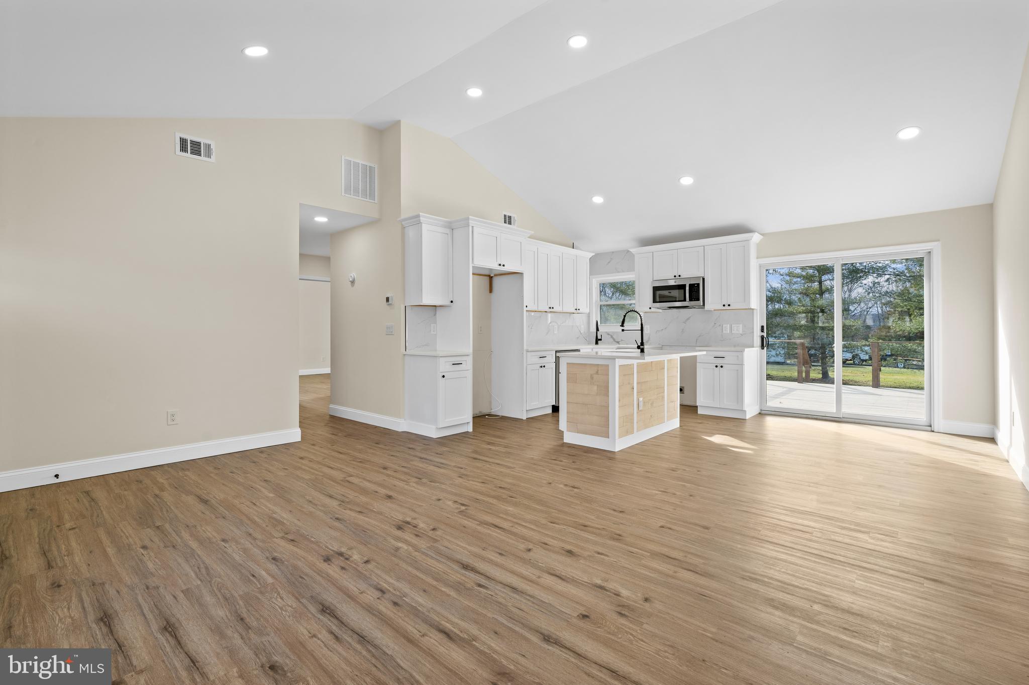 18 Haycock Dr