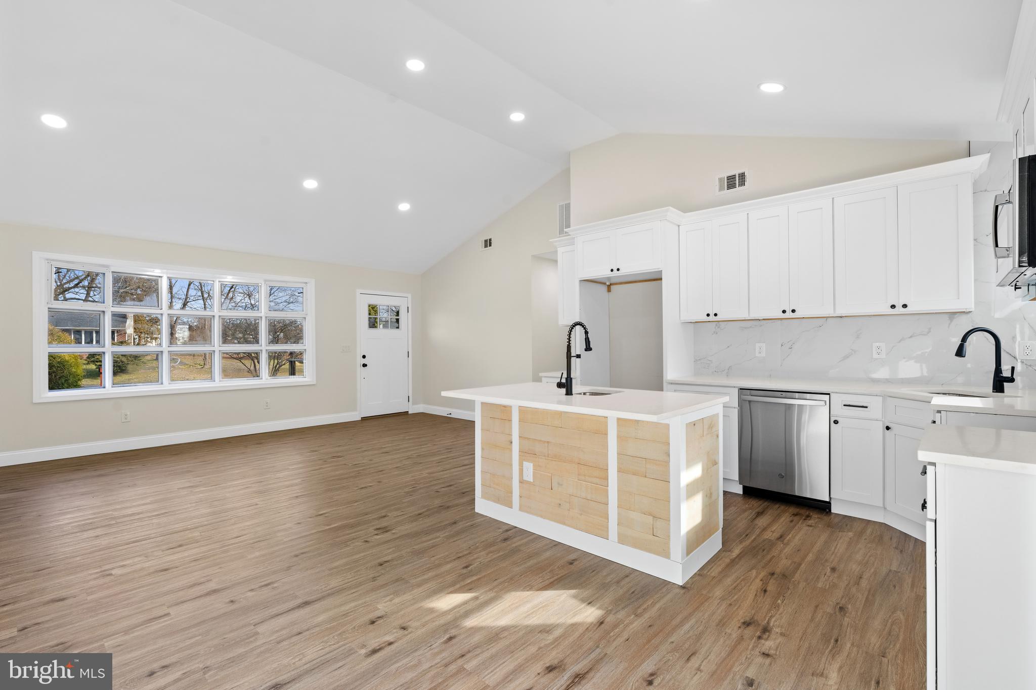 18 Haycock Dr