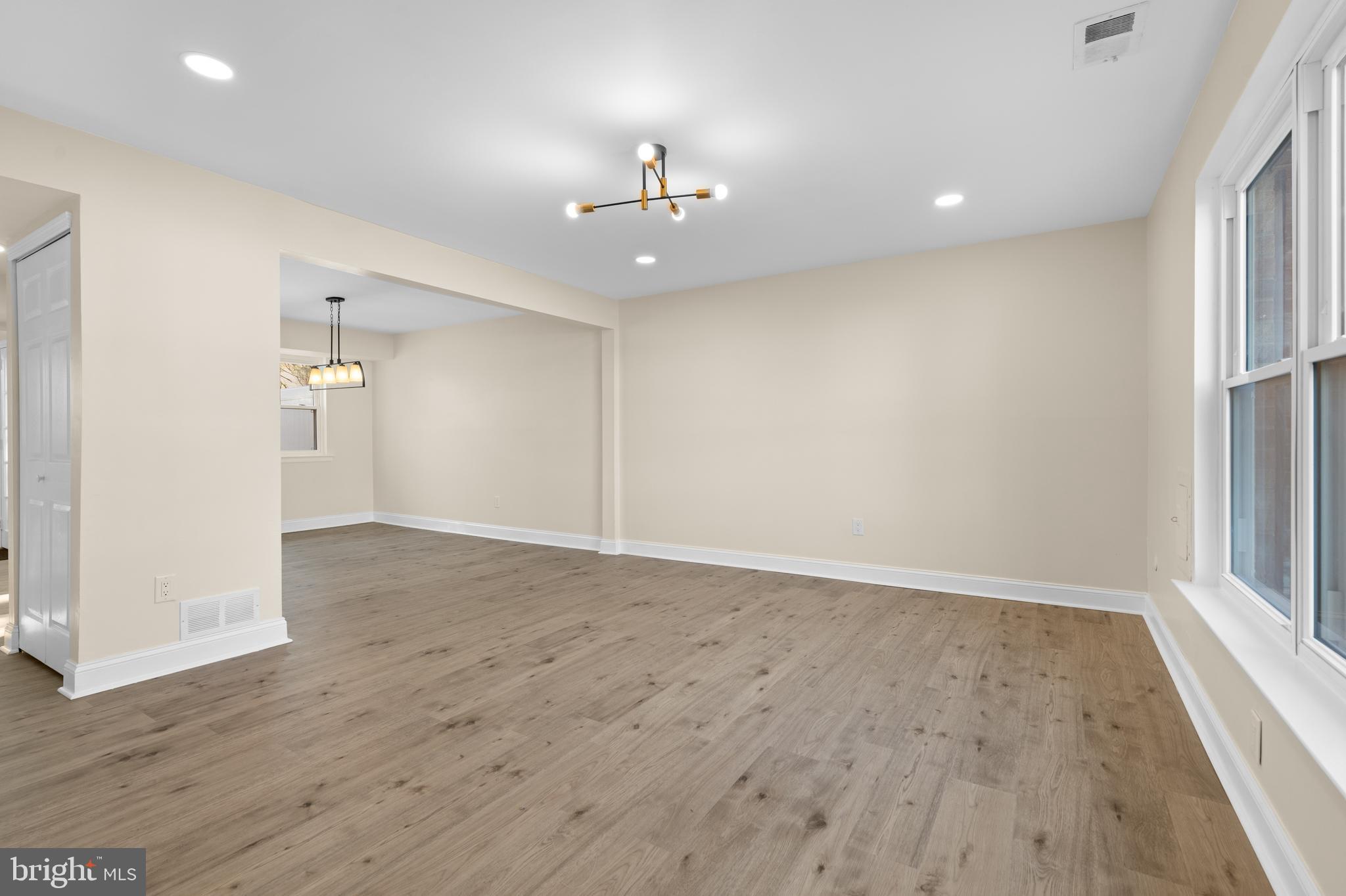 6233 Madison Ct