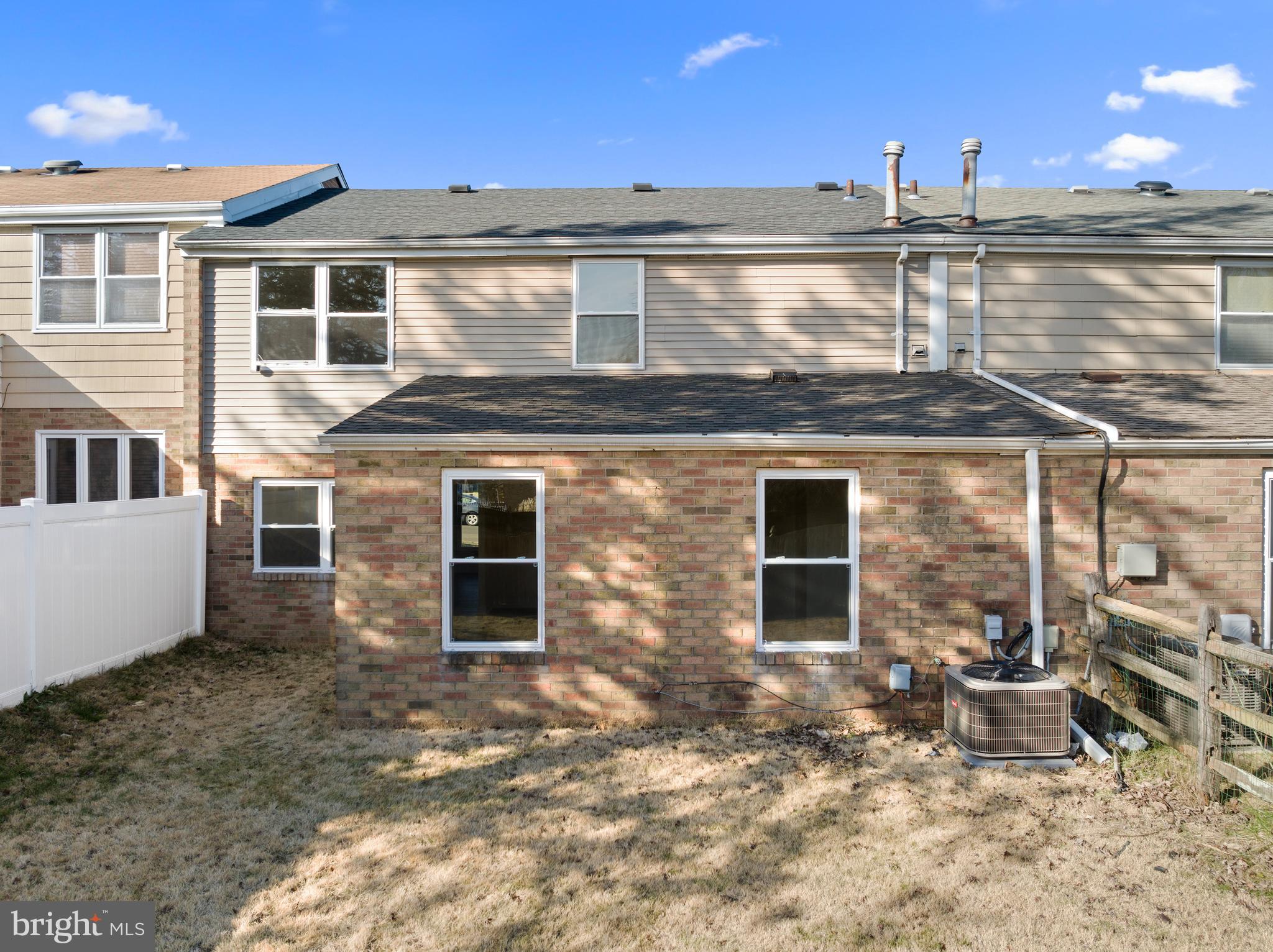 6233 Madison Ct