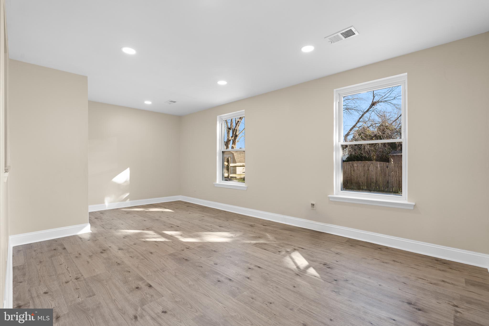 6233 Madison Ct