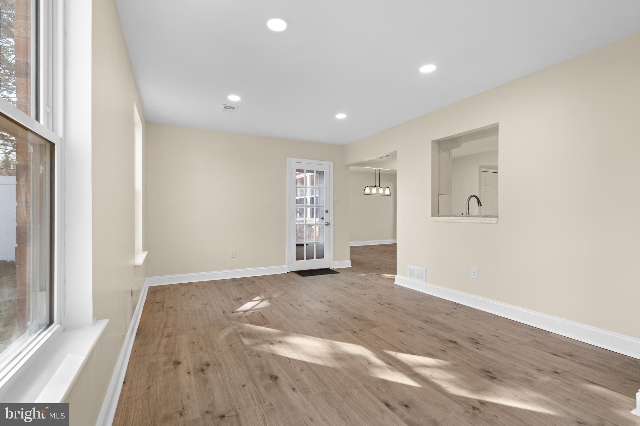 6233 Madison Ct