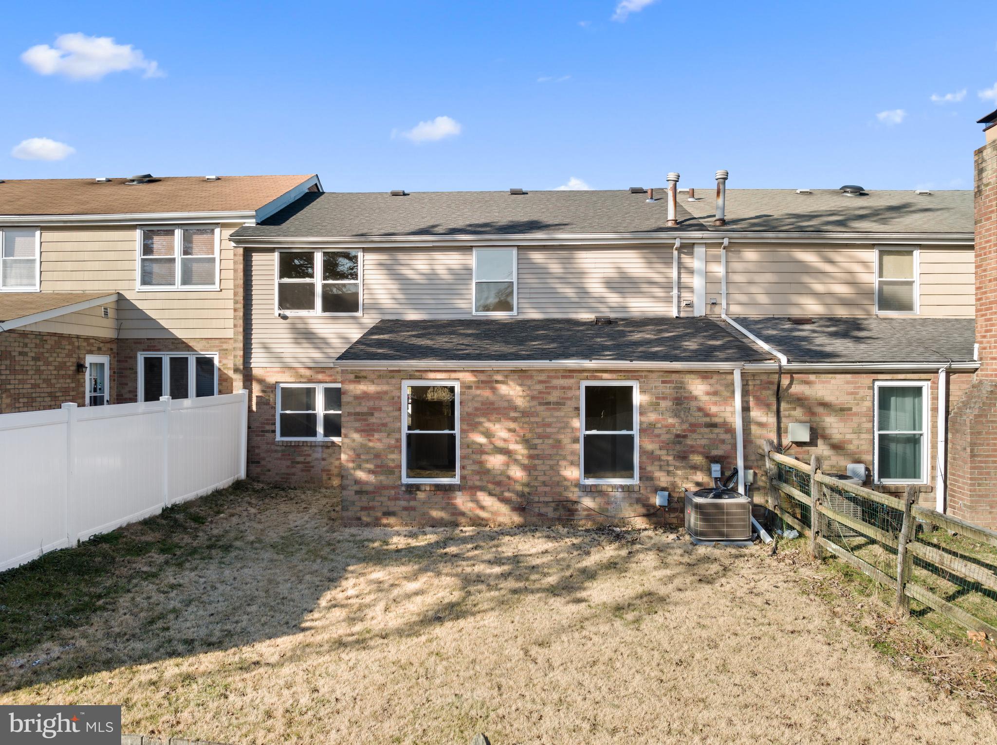 6233 Madison Ct