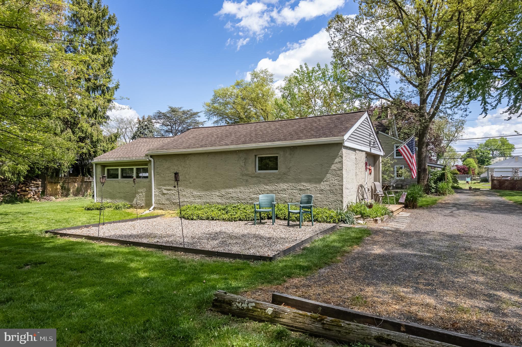 1060 Davisville Rd