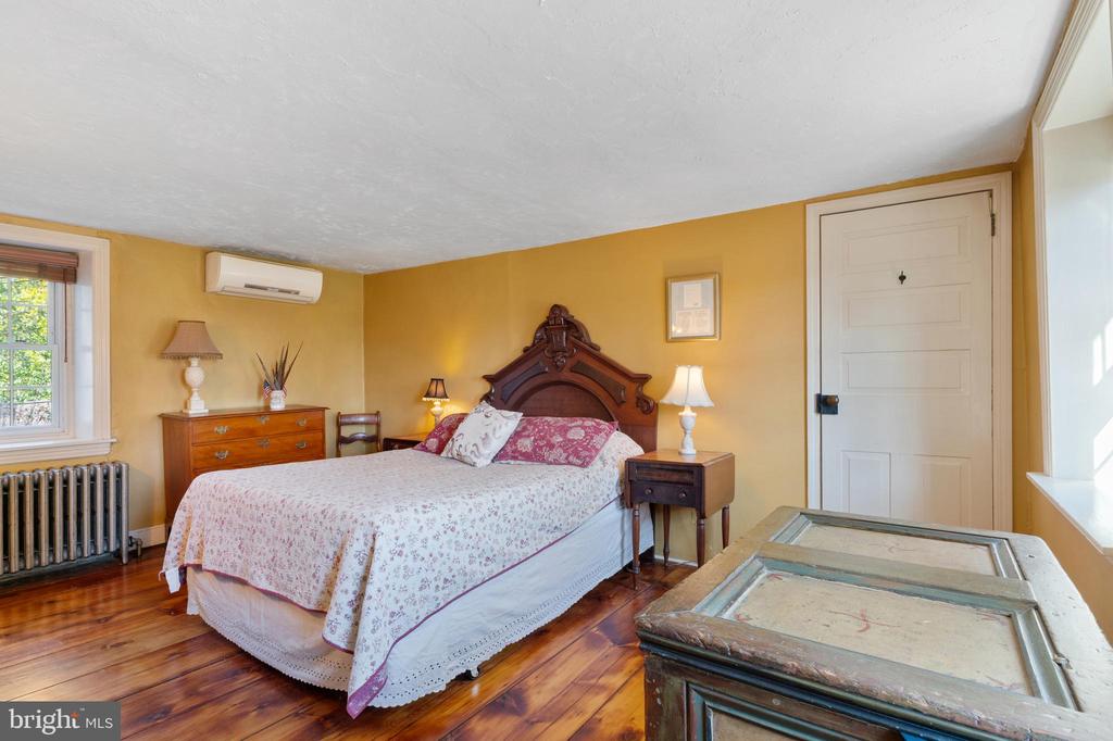 1060 Davisville Rd