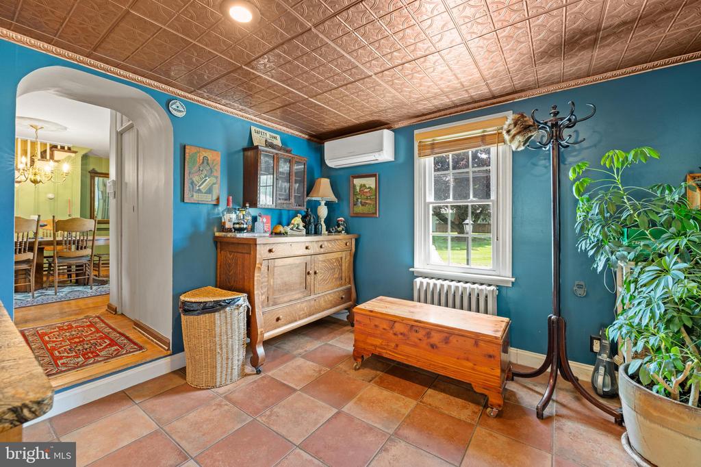 1060 Davisville Rd