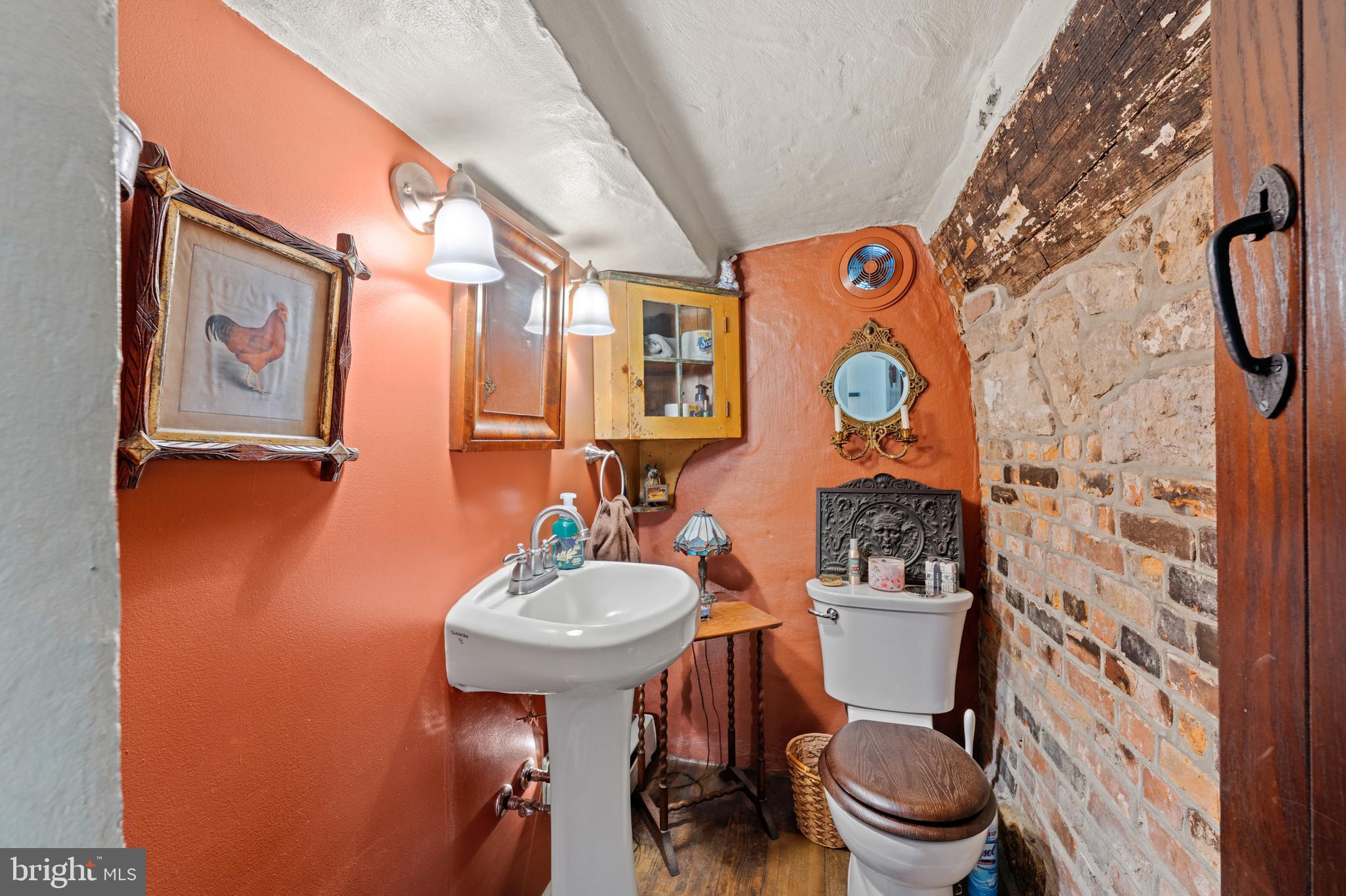 1060 Davisville Rd