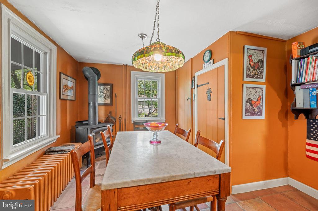 1060 Davisville Rd