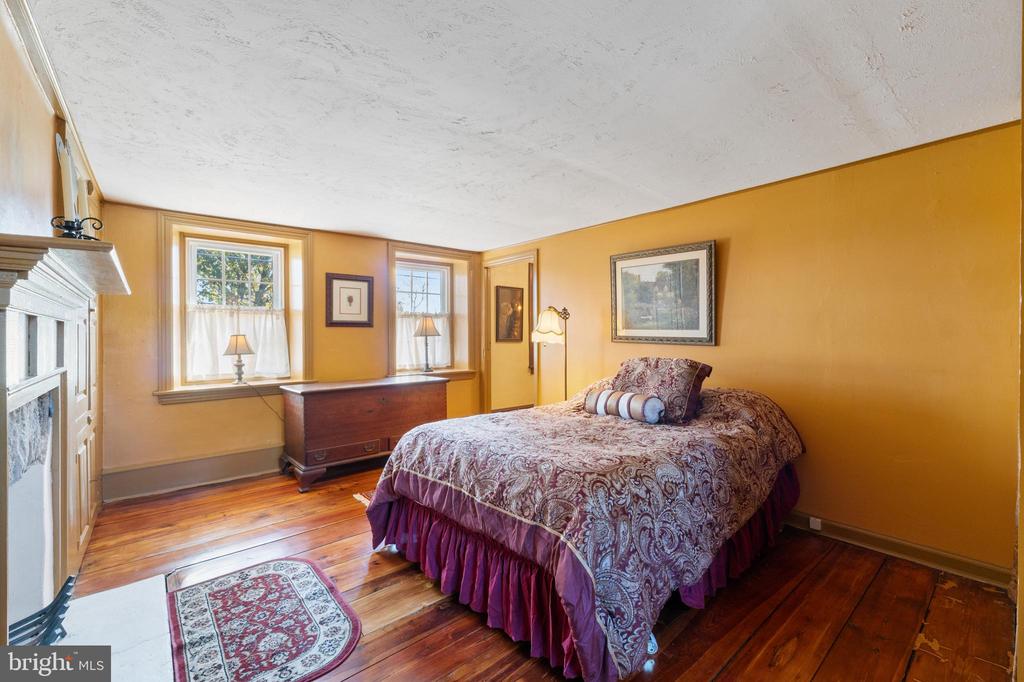 1060 Davisville Rd