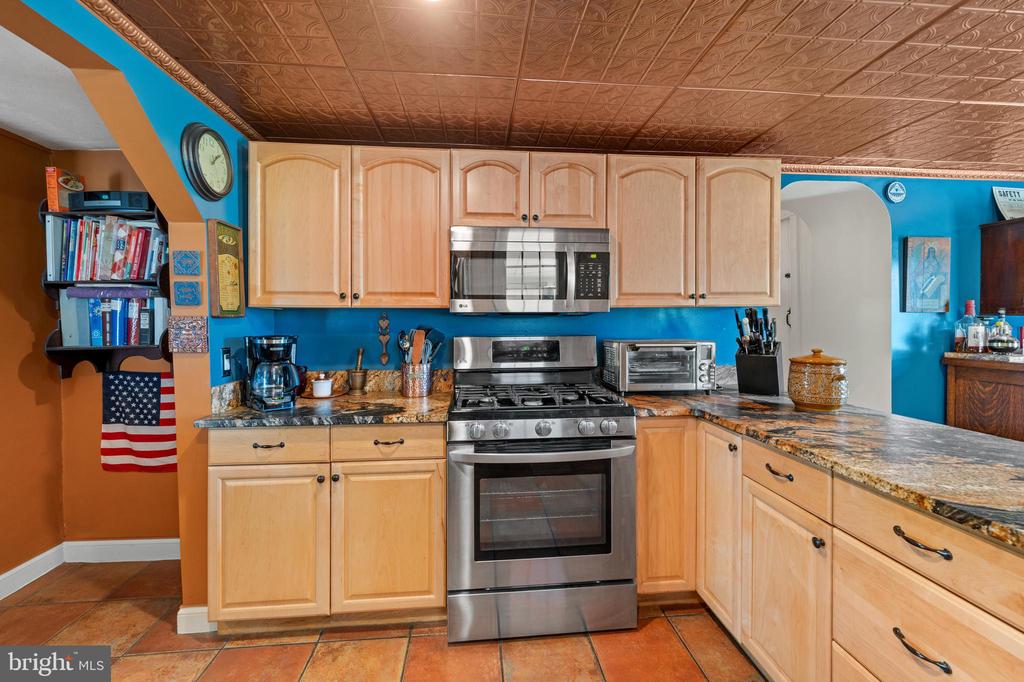 1060 Davisville Rd