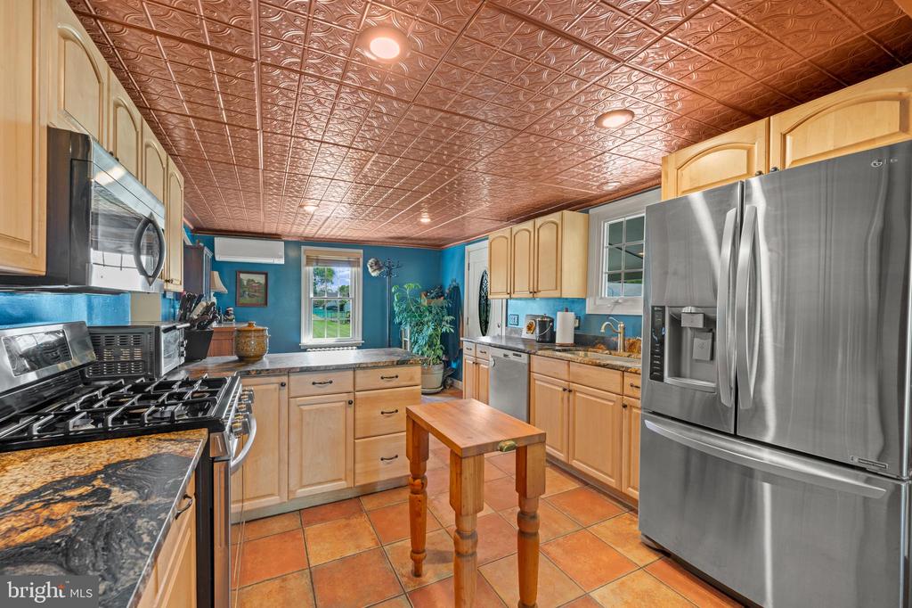 1060 Davisville Rd