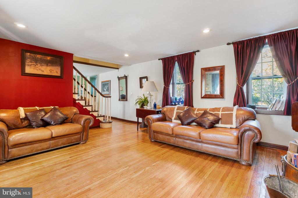 1060 Davisville Rd