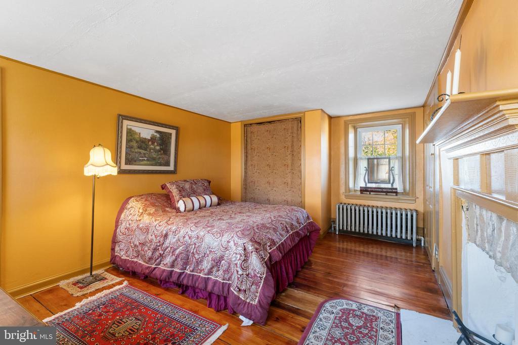 1060 Davisville Rd