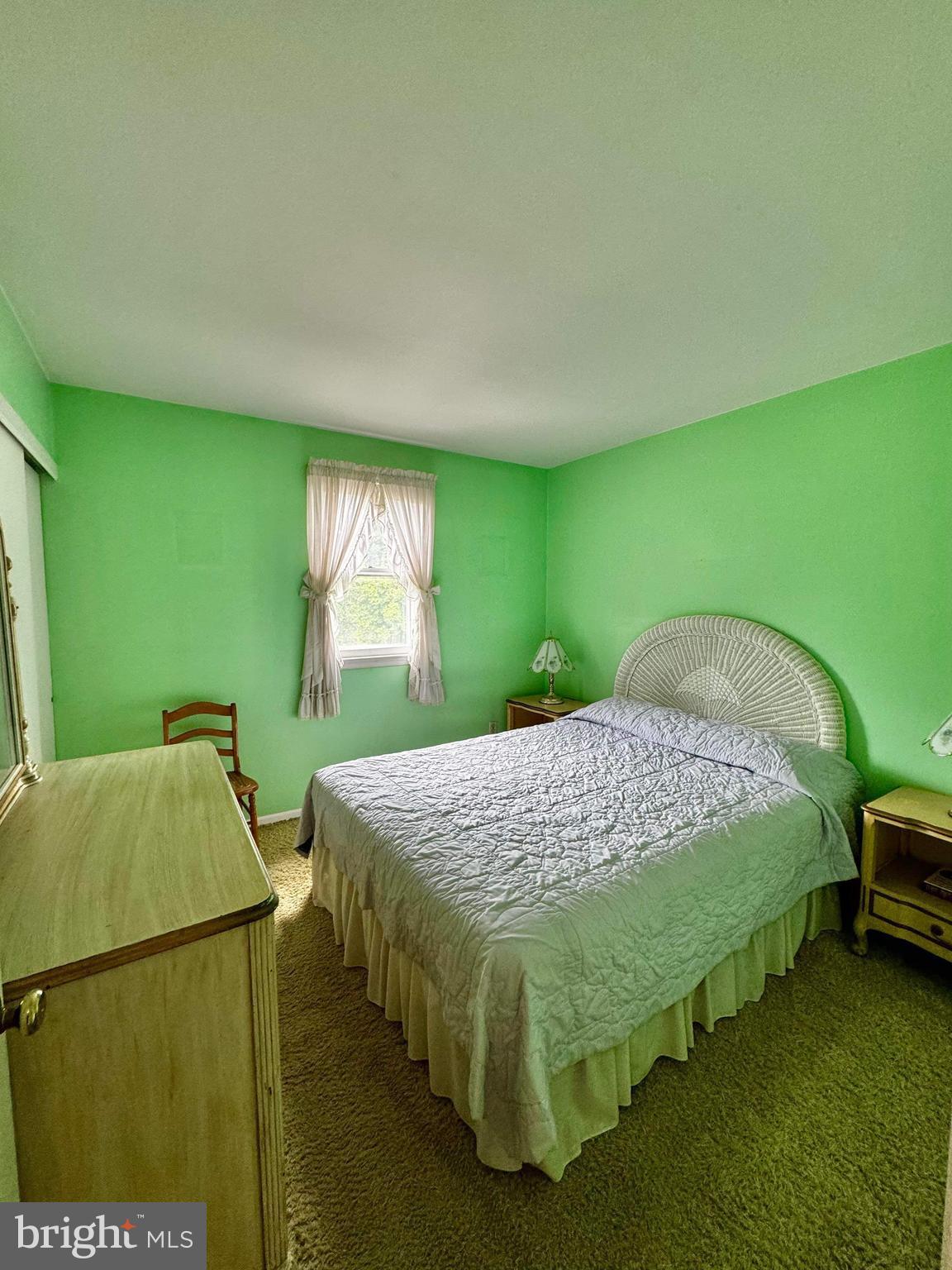 10 Meadow Dr