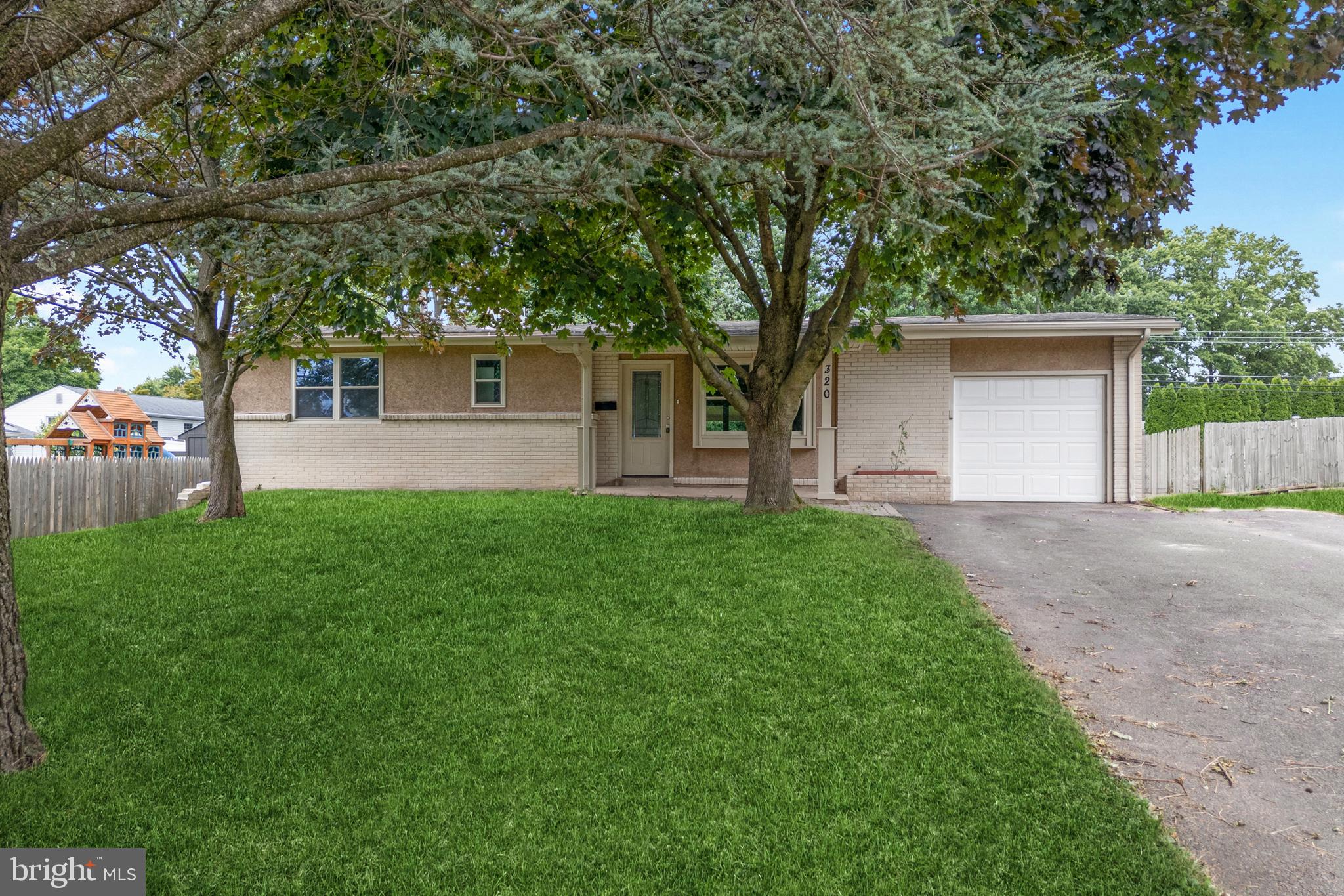 320 Newtown Rd