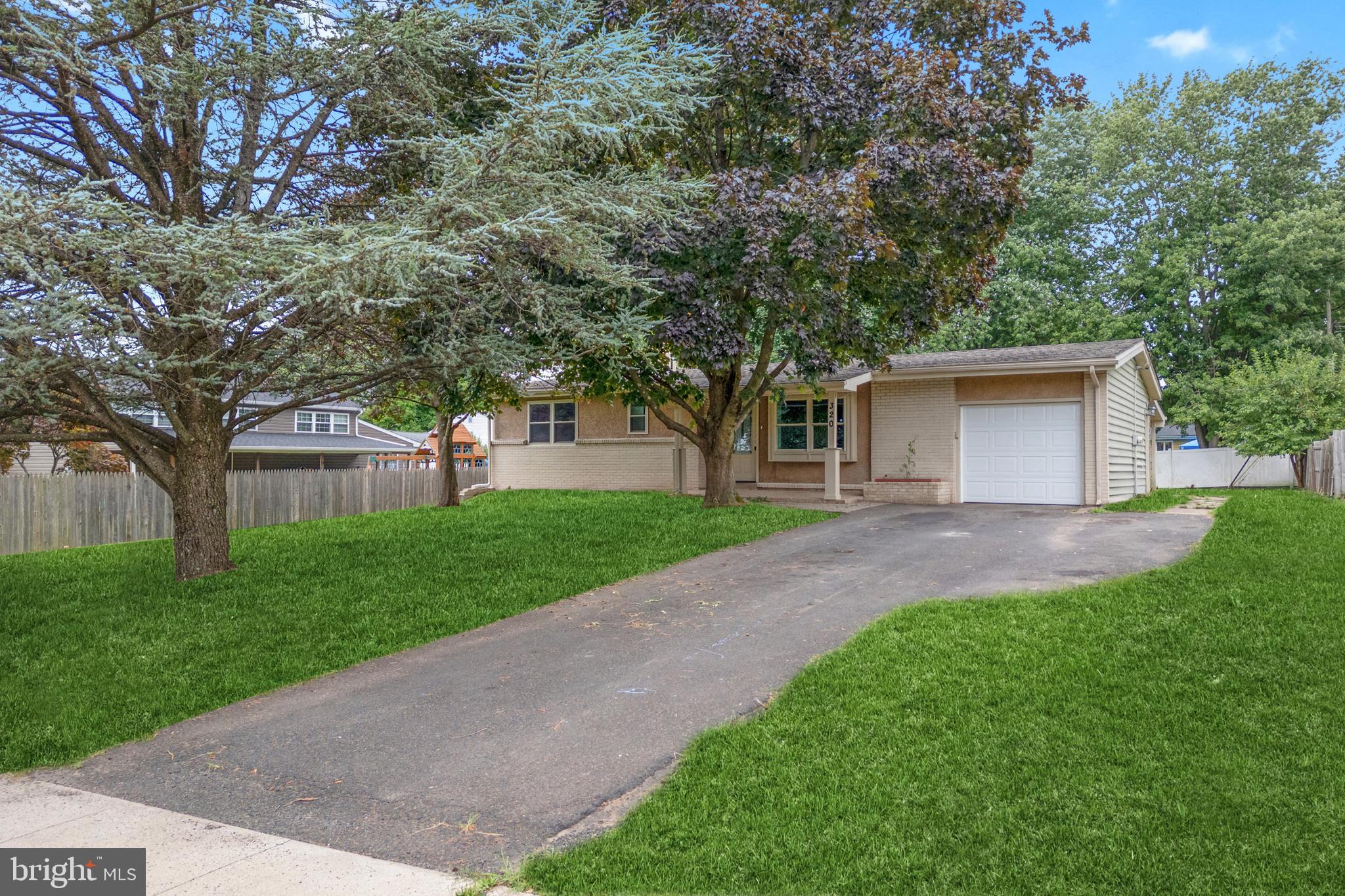 320 Newtown Rd