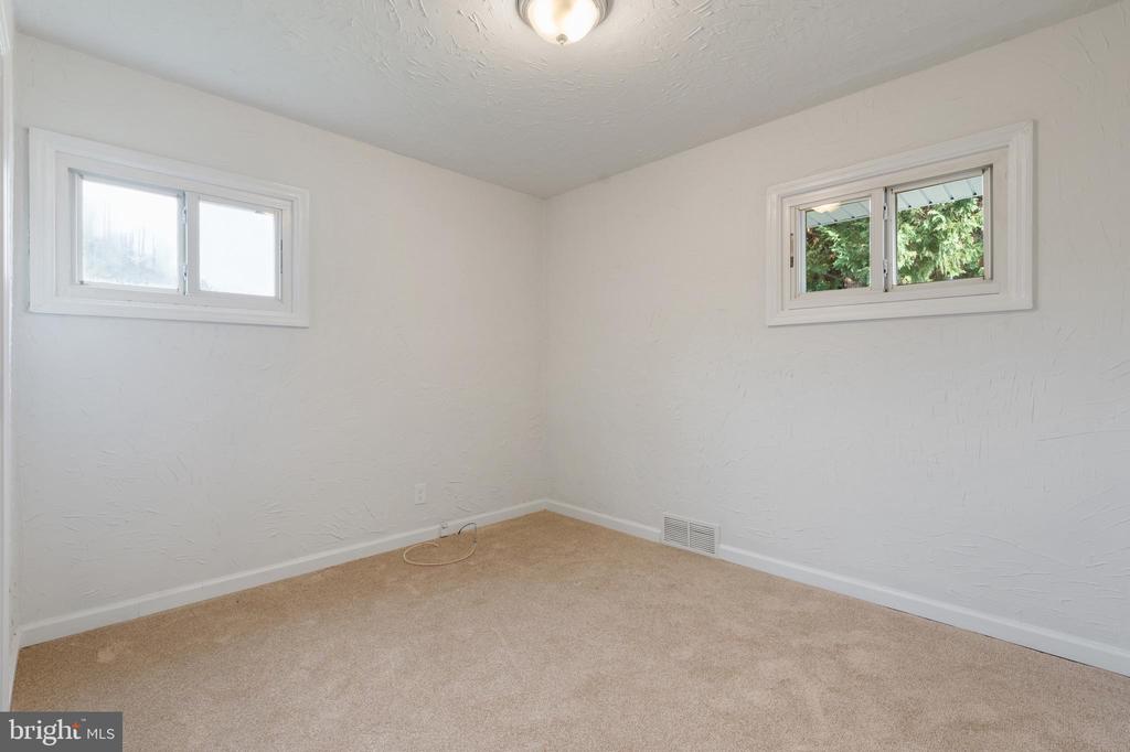 106 Tally Ho Dr