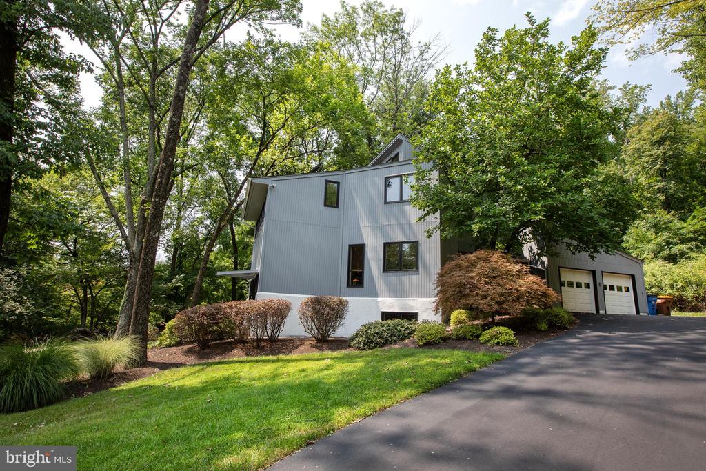 1235 Eagle Rd