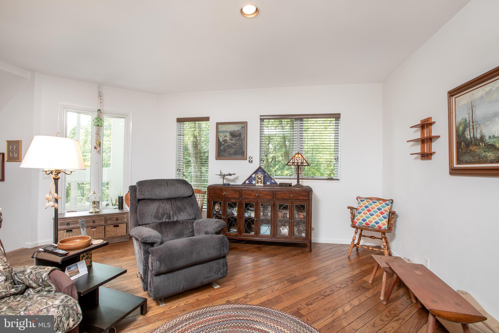 1235 Eagle Rd