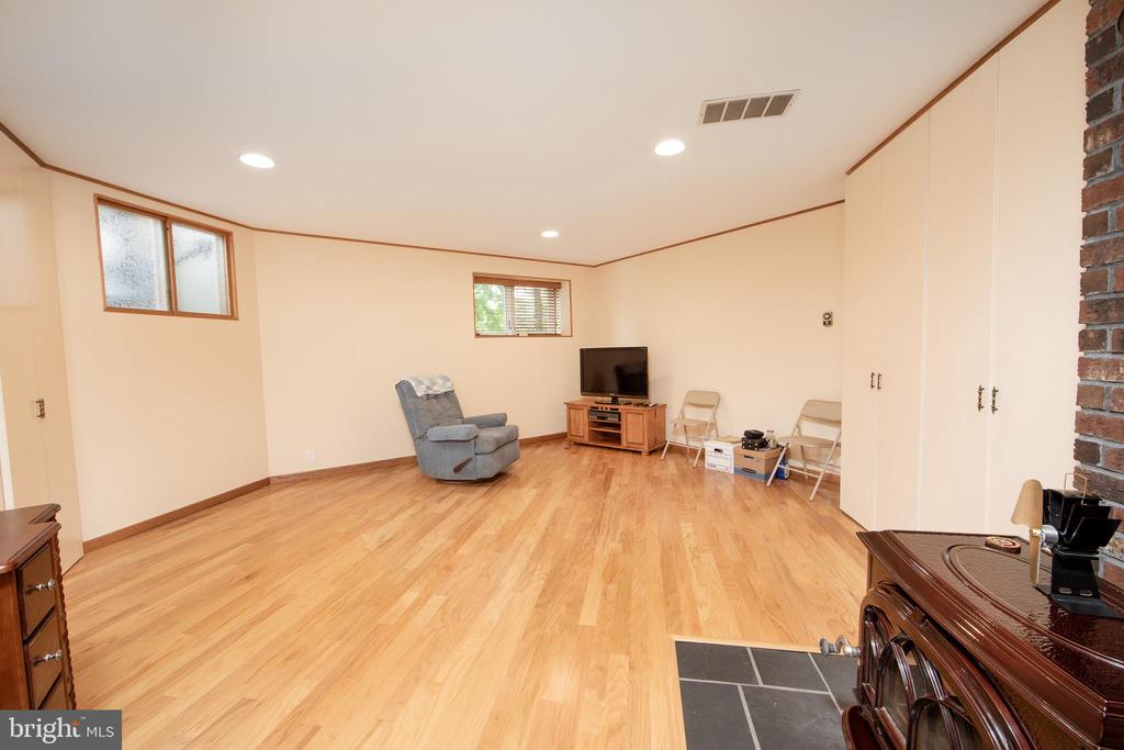 1235 Eagle Rd