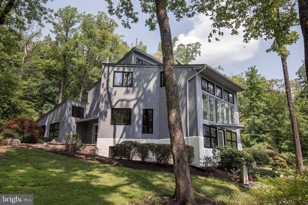 1235 Eagle Rd