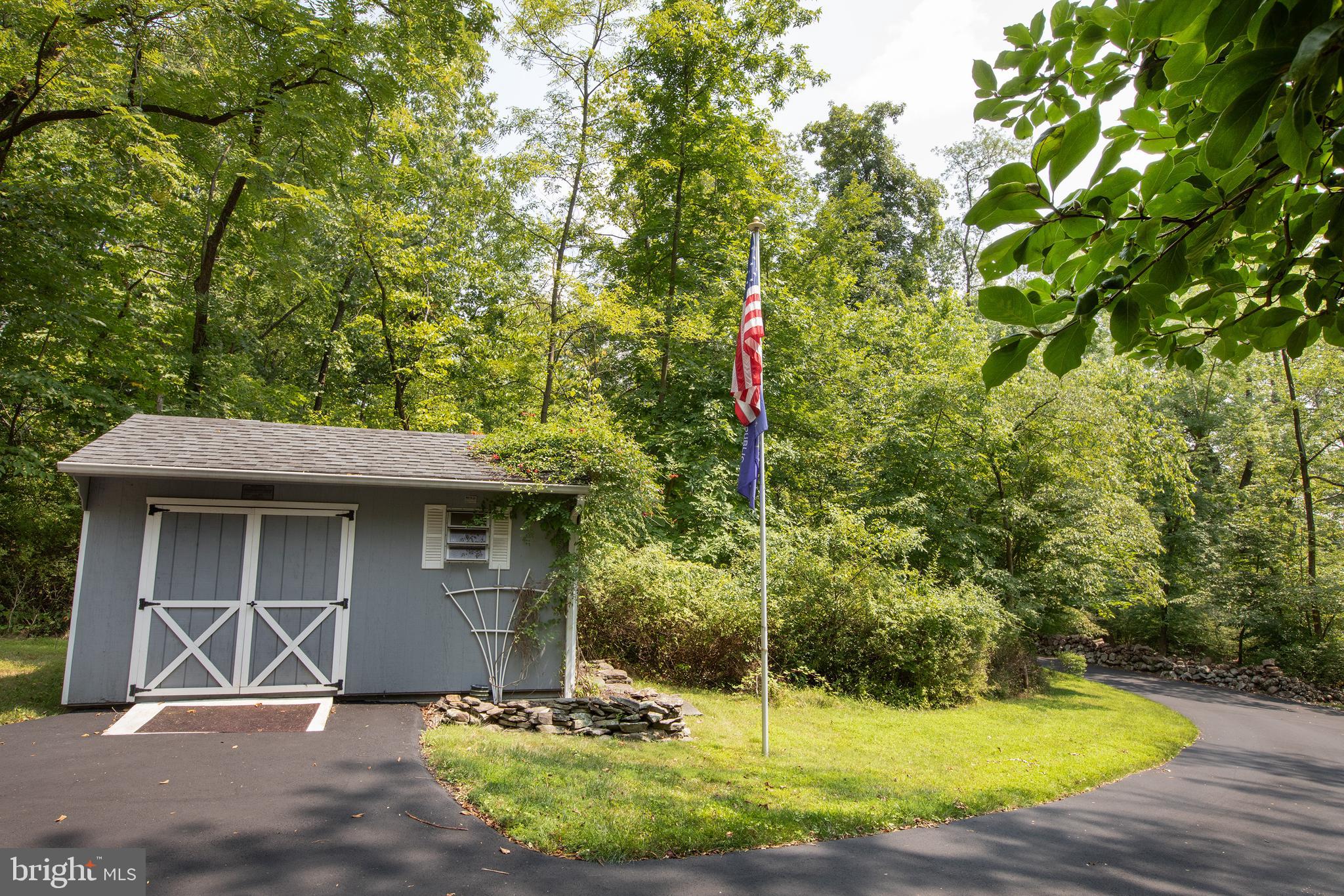 1235 Eagle Rd