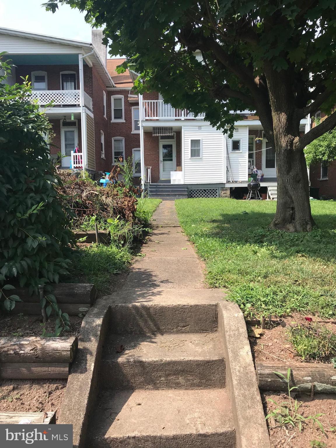 315 S 5TH ST